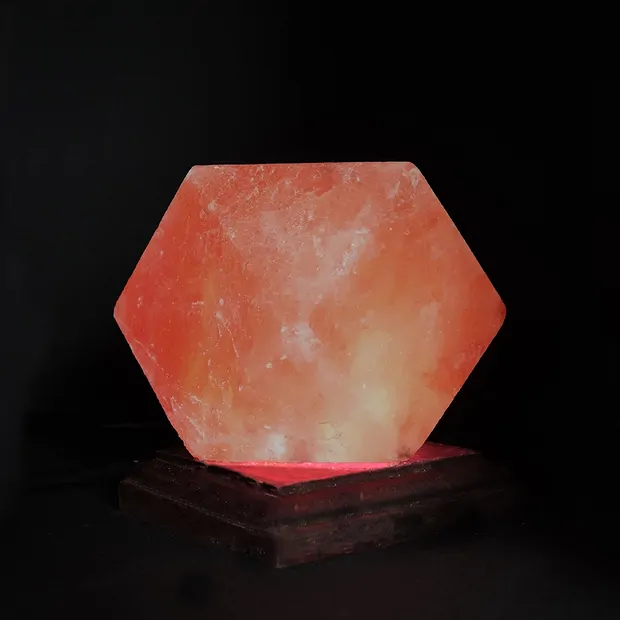 Salzlampe "Diamant" mit Holzsockel, 9cm / 0,8kg, USB-Stecker, farbwechselnd | Marco Schreier