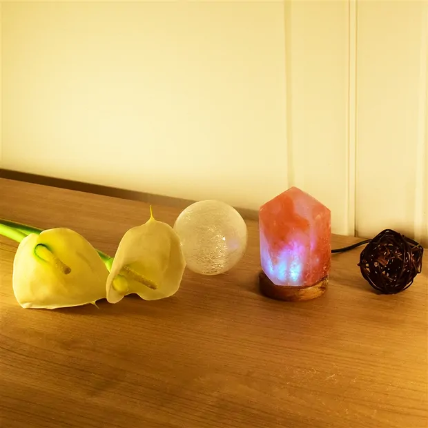 Lampada di sale "Crystal", 12 cm, spina USB, cambia colore | Marco Schreier