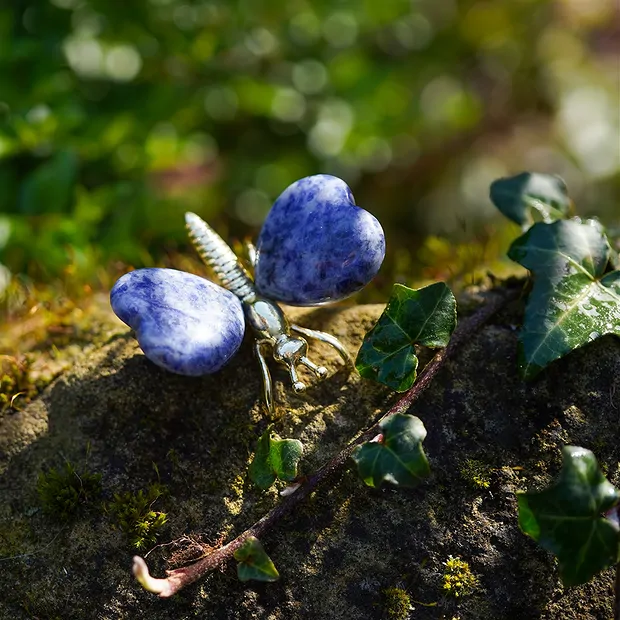 Farfalla da incisione, Sodalite, 5,5 x 4,3 cm | Marco Schreier