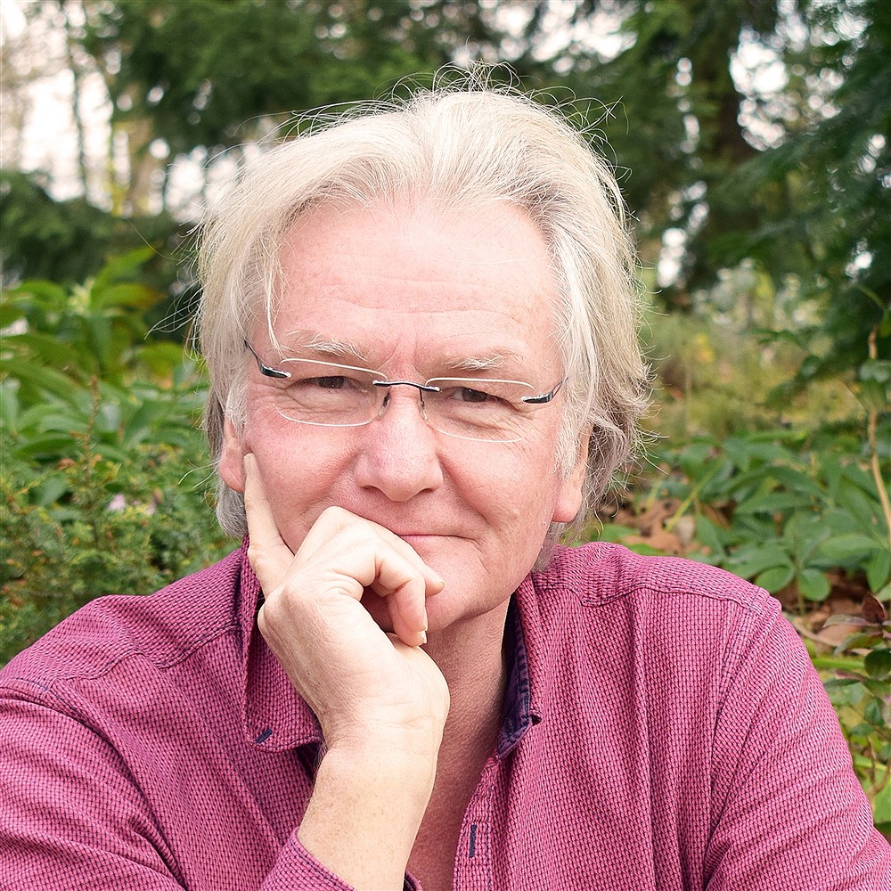 Cuscino di gemme "Cuscino di Cupido" (Thulite, Quarzo rosa) | Marco Schreier