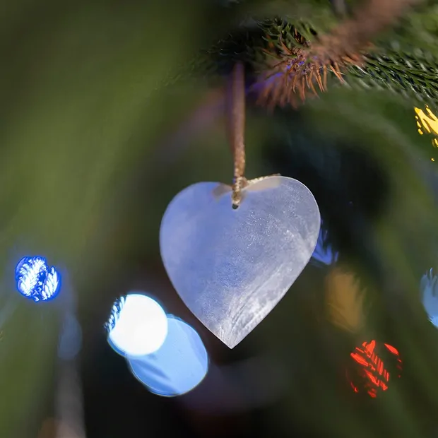 Pendentif décoratif Coquille Capiz Coeur blanc, 5cm (24 pcs/UC) | Marco Schreier