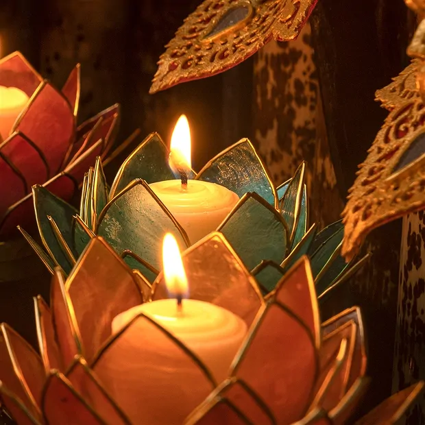 Luce di tè Lotus conchiglia di Capiz blu | grossista gemme e pietre curative