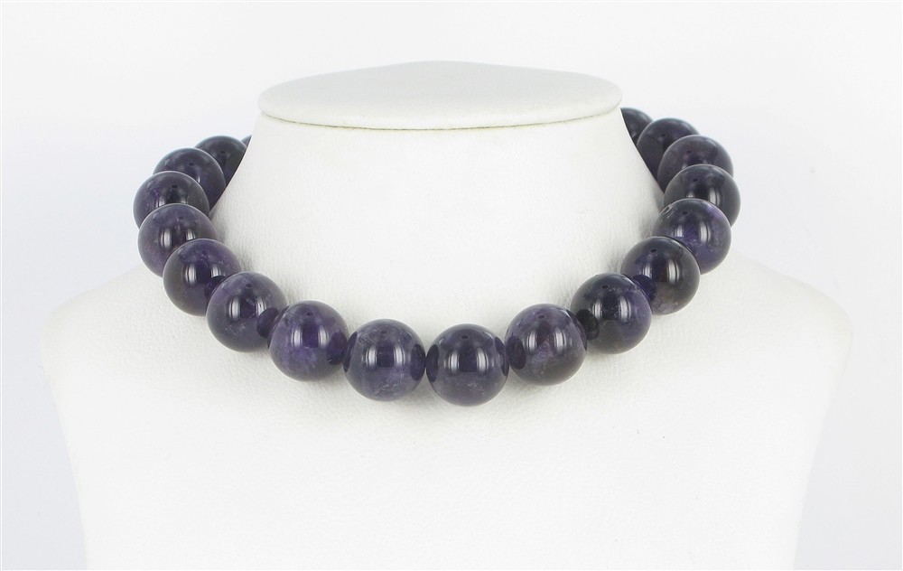 Rang de collier boules, Am&#xE9;thyste (fonc&#xE9;e), 16mm | Marco Schreier