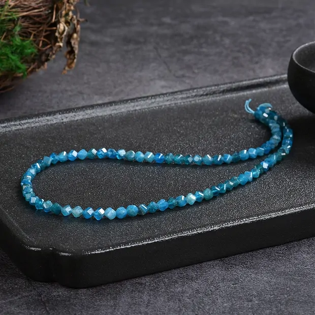 Cubo di filamenti, apatite (stab.), 04 mm | grossista gemme e pietre curative