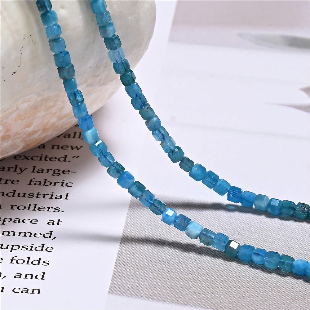 Strand cube, apatite (stab.), 02mm, faceted (39cm) | Marco Schreier