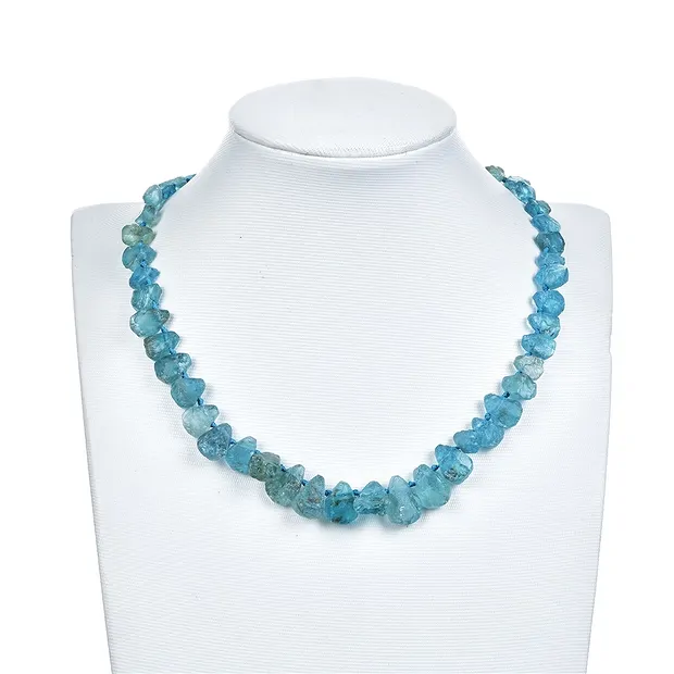 Drop strand (rough), apatite (stab.), 07-08 x 10-13mm, with gradient (44cm) | Marco Schreier