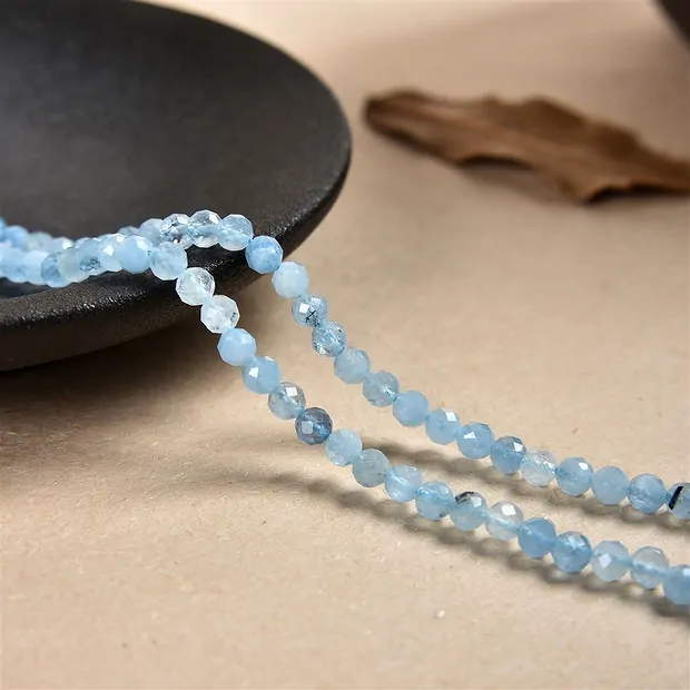 Rang de collier boules, Aigue-marine (claire/foncée), à facettes, 03mm (39cm) | Marco Schreier