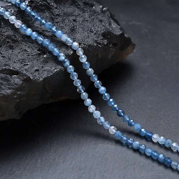 Strang Button/Kugel, Aquamarin, 03,5 x 03,5mm (39cm) | Marco Schreier
