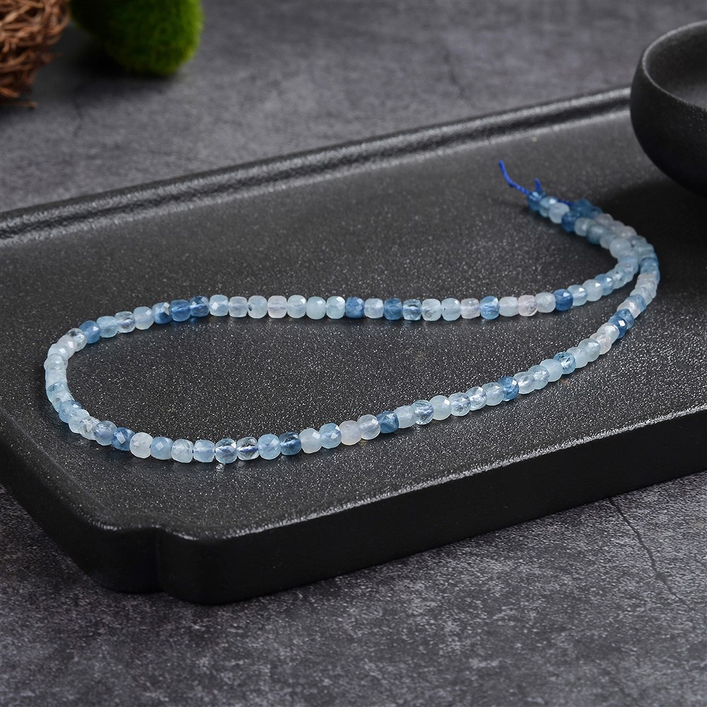 Strand cube, Aquamarine (light/dark), faceted, 04mm (39cm) | Marco Schreier