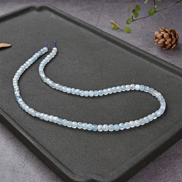 Strand cube, Aquamarine (light blue), faceted, 04mm | Marco Schreier