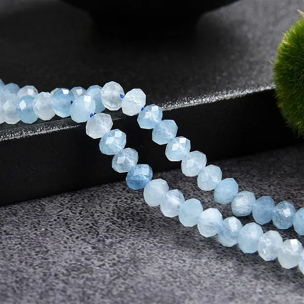 Rang de colliers Bouton/Disque, Aigue-marine, facetté, 05,5mm (39cm) | Marco Schreier