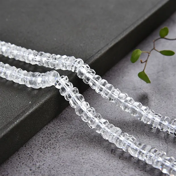 Rang de collier Boutons, Cristal de roche, facetté, 03-04 x 06-07mm (39cm) | Marco Schreier