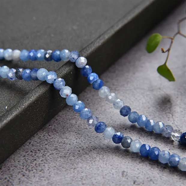 Collar de botones, cuarzo azul, facetado, 03 x 04mm | Marco Schreier