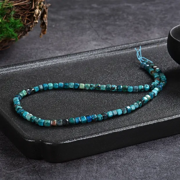 Strang Würfel, Chrysocoll (stab.), 04mm (39cm) | Marco Schreier