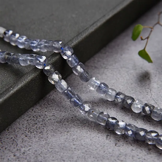 Rang de colliers, Iolite, à facettes, 04mm | Marco Schreier