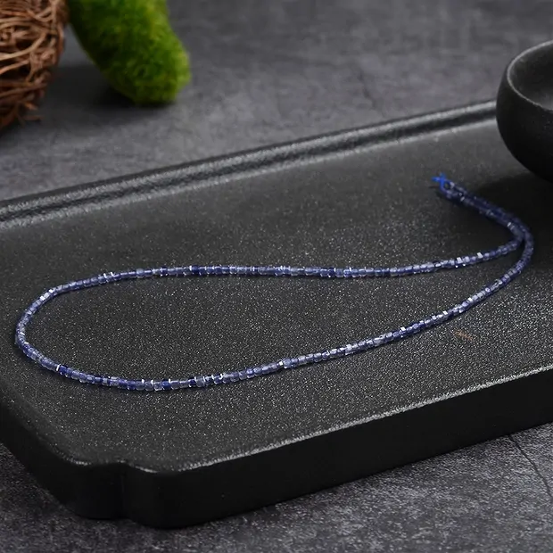 Strand cube, iolite, faceted, 02mm (39cm) | wholesaler gems & healing stones