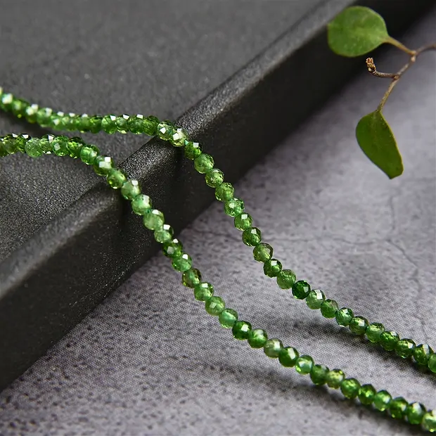 String Beads, Chrome Diopside, faceted, 03mm (39cm) | Marco Schreier