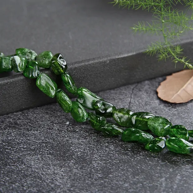 Strand splinter roundish, Chrome Diopside, 05-10 x 05-08mm | Marco Schreier