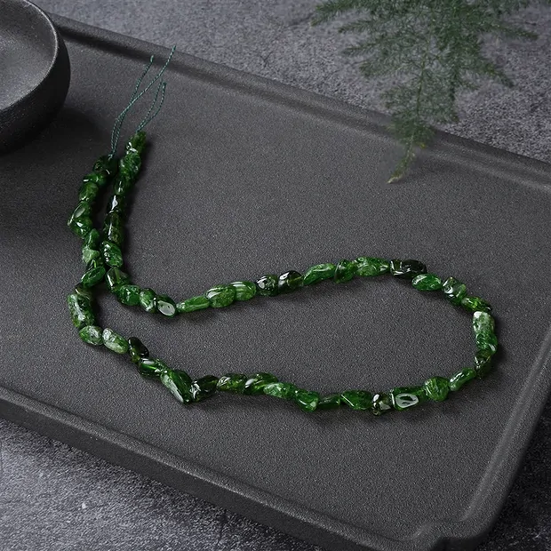 Strand splinter roundish, Chrome Diopside, 05-10 x 05-08mm | Marco Schreier