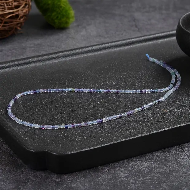 Rang de collier, Fluorite, 02mm, à facettes (39cm) | Marco Schreier