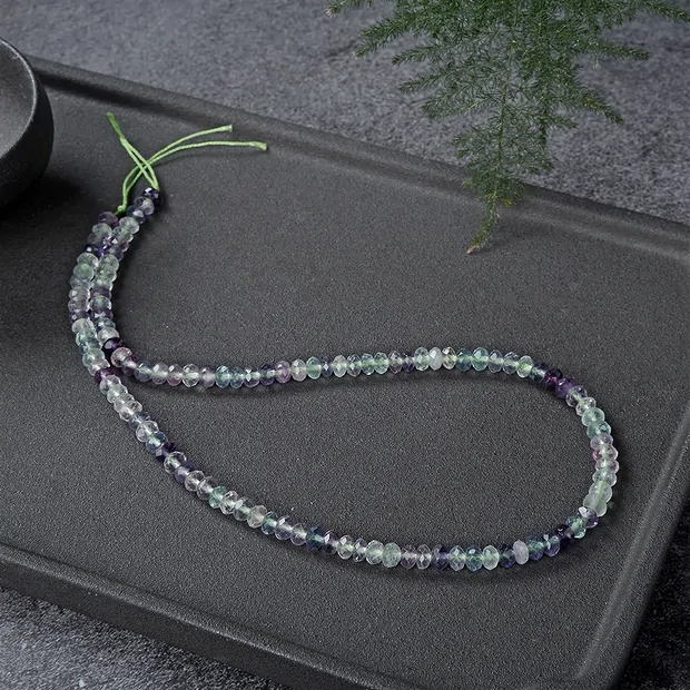 Rang de colliers, Fluorite, facettes, 02 x 04mm (39cm) | Marco Schreier