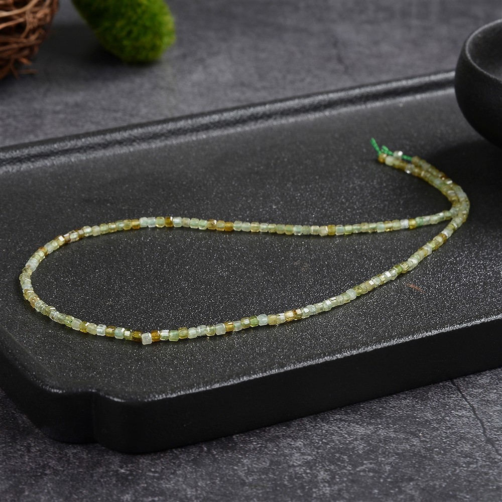 Rang de collier, Grenat vert (Grossulaire), à facettes, 02 x 02x x 02mm (39cm) | Marco Schreier