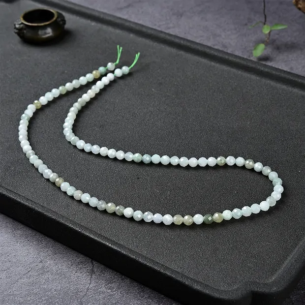 Strang Kugeln, Jadeit (Birma), facettiert, 04mm | Marco Schreier