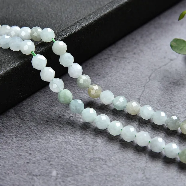 Rang de colliers boules, Jadéite (Birmanie), à facettes, 04mm | Marco Schreier