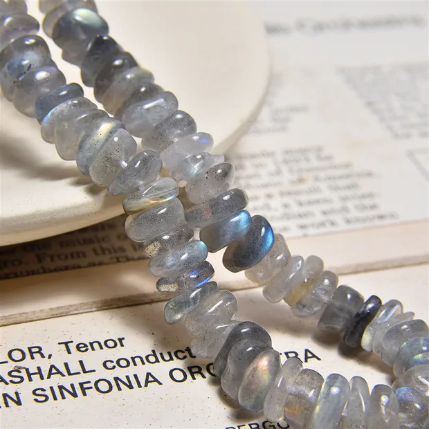 Strand of nuggets, labradorite, 03-04 x 08-10mm (39cm) | Marco Schreier