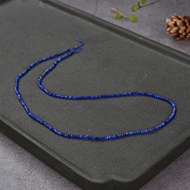 Rang de colliers Boutons/Disques, Lapis-lazuli, à facettes, 01 x 02mm | Marco Schreier
