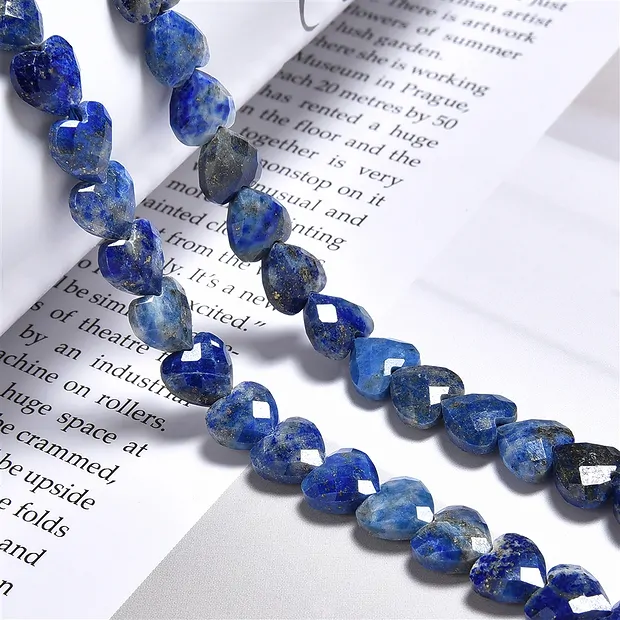 Rang de colliers Coeurs, Lapis-lazuli, 08mm, facetté (39cm) | Marco Schreier