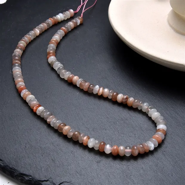 Collar de botones, Piedra de luna (coloreada), 04 x 06mm | Marco Schreier