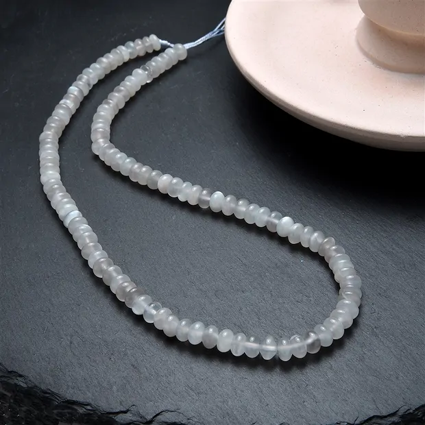 Collar de botones, Piedra de luna (blanca), 04 x 06mm | Marco Schreier