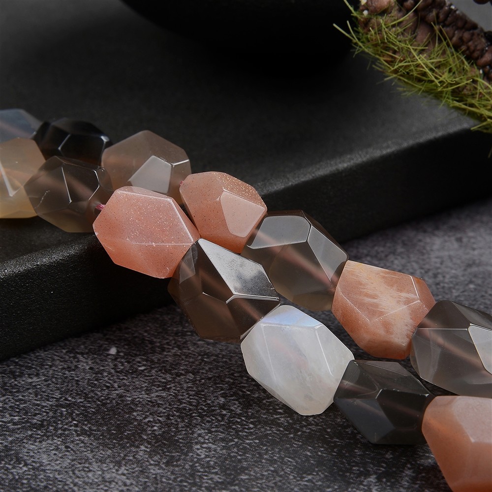 Rang de colliers, pierre de lune (multicolore), à facettes, 14 x 10mm | Marco Schreier