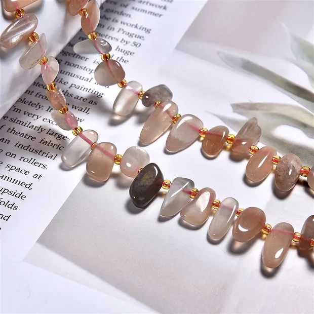 Strand of nuggets "Tooth", Moonstone, 04-08 x 10-20mm (39cm) | Marco Schreier