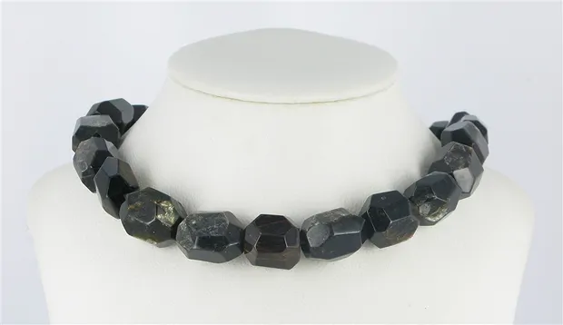 Tiras de pepitas, Moscovita (estabilizado), facetado, 20 x 16mm | Marco Schreier