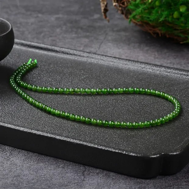 Rang de collier boules, Néphrite A, 04mm (38cm) | Marco Schreier