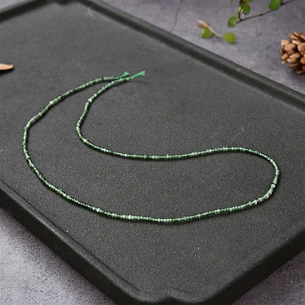 Rang de collier Bouton/Disque, Néphrite, facetté, 01 x 02mm | Marco Schreier