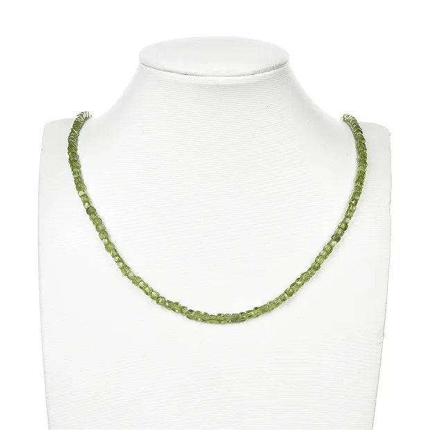 Strang Würfel, Peridot, 04mm, facettiert (39cm) | Marco Schreier
