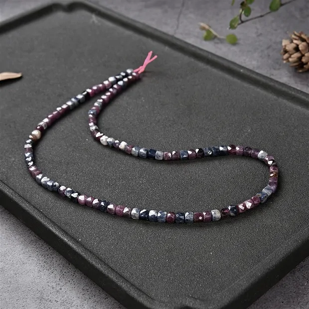 Rang de colliers, Rubis/Saphir, à facettes, 04mm (39cm) | Marco Schreier