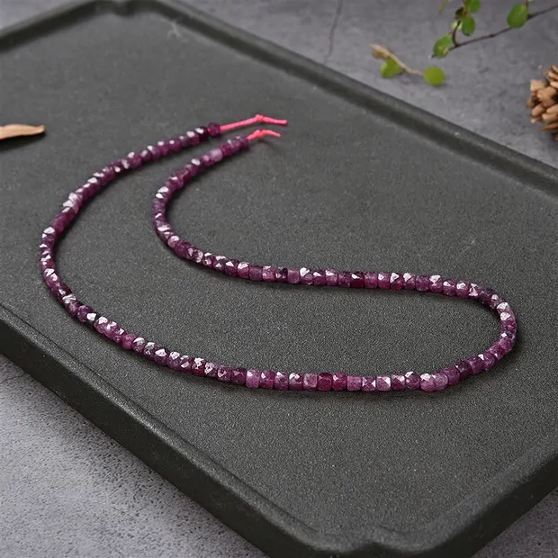 Rang de colliers, Rubis A, à facettes, 04mm (39cm) | Marco Schreier