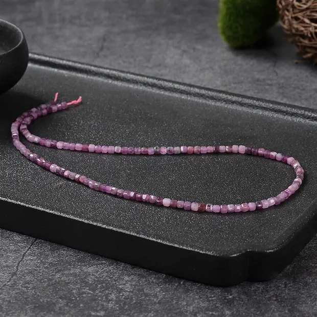 Rang de colliers, Rubis, 03 x 03 x 03mm, à facettes (39cm) | Marco Schreier