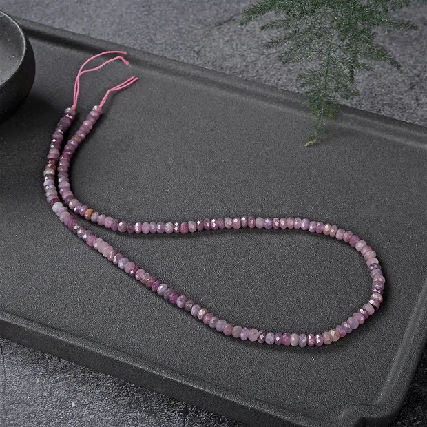 Rang de colliers, Rubis, facetté, 02 x 04mm (39cm) | Marco Schreier