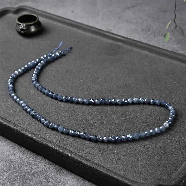 String Beads, Sapphire, faceted, 04mm (39cm) | wholesaler gems & healing stones