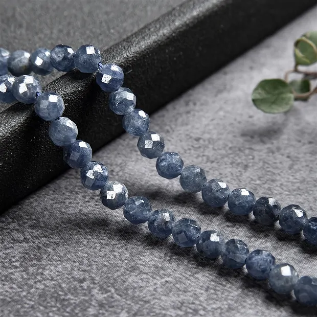 String Beads, Sapphire, faceted, 04mm (39cm) | wholesaler gems & healing stones
