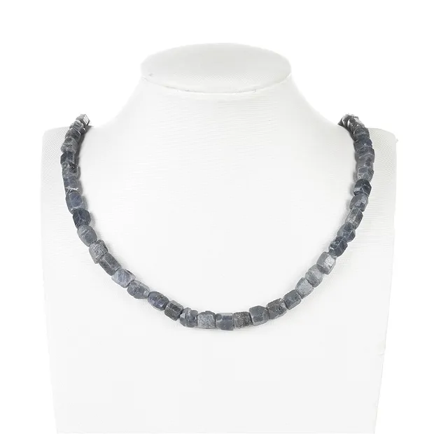 Strand of rough stones, Sapphire, 04-05 x 06-08mm | Marco Schreier