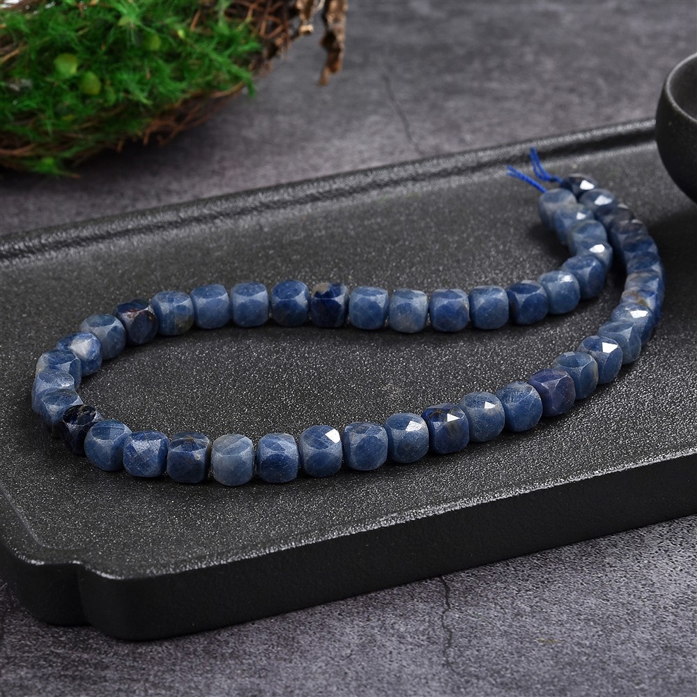 Cubo a filo, Zaffiro, 08,5 x 08,5 mm, sfaccettato | Marco Schreier