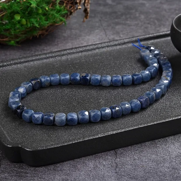 Strand cube, Sapphire, 08.5 x 08.5mm, faceted | wholesaler gems & healing stones