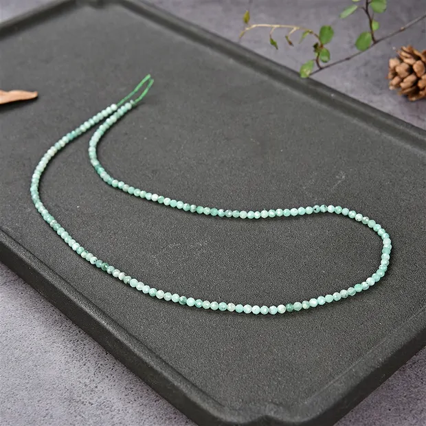 String Beads, emerald, faceted, 02mm (38cm) | wholesaler gems & healing stones