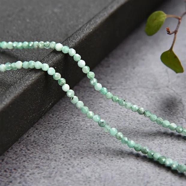 String Beads, emerald, faceted, 02.5-03.0mm | wholesaler gems & healing stones